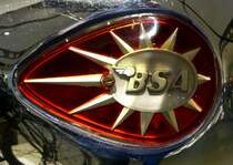 BSA Motorcycles Ltd. Birmingham, Tankemblem an einem Oldtimer-Motorrad von 1955, die britische Firma war von 1910-75 am Markt, Dez.2014