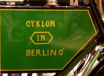 Cyklon-Werke Berlin, Tankaufschrift an einem Oldtimer-Motorrad von 1902, der Motorradbau von Paul Schauer bestand von 1901-05, Dez.2014
