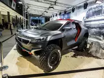 Peugeot Dakar Rallyewagen auf dem Auto Zürich 2014.