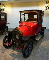 Zedel Coupe CI, franzsischer Oldtimer, Baujahr 1911, 4-Zyl.Motor mit 1954ccm und 9PS, Vmax.48Km/h, Automobilmuseum Mlhausen, Nov.2013