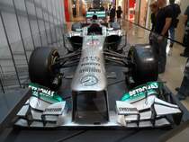 Mercedes-Benz F1 W04 (Lewis Hamilton) ausgestellt im Breuningerland Ludwigsburg (06.05.2014)