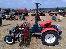 Reform 2000 Jg 1968 mit Puch 2 Zyl Boxermotor  - Bergheuer 2 Achs zum Mähen und die Futtergewinnung
-Hersteller Reformwerke Wels A   
Oldtimer Traktorentreffen 21. Juli 2013 Schötz