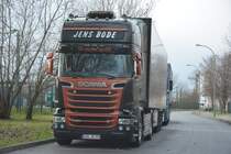 LRO-JB 359 (Scania R520) steht am 25.12.2014 in Potsdam Orenstein & Koppel Straße.