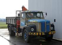 SCANIA: Ein etwas verwahrloster SCANIA SUPER 10 mit Kran wartet in Oberbuchsiten schon sein längerer Zeit sein weiteres Schicksal ab. Die Aufnahme stammt vom 26. Dezember 2014.
Foto: Walter Ruetsch
