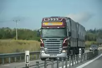XJX 876 (R500 Scania) auf dem Weg am 17.09.2014 Richtung Nyköping.