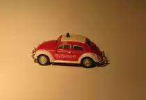 VW Käfer in Feuerwehr-Ausführung (Schuco 1:87)