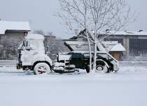 SAURER/BERNA: Ein ausrangierter eher seltener BERNA NENCKI MULDENKIPPER im  WINTERKLEID . Die Aufnahme ist am 28. Dezember 2014 in Wiedlisbach entstanden. 
Foto: Walter Ruetsch