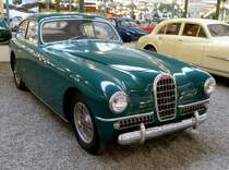 Bugatti Typ 57SC, 8-Zyl.Motor mit 3257ccm und 210PS, Vmax.215Km/h, die Karosserie stammt von Ghia/Schweiz 1951, Automobilmuseum Mlhausen, Nov.2013 
