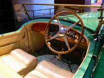 Bugatti Typ 41, Blick in den Innenraum, Automobilmuseum Mlhausen, Nov.2013