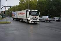 SK-LB 105 (Mercedes Benz Actros) unterwegs in Richtung Berlin Spandau. Aufgenommen am 26.09.2014 Heerstraße.