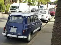 Marokko, Marrakesch, Hivernage Viertel, zwei Renault R4, 24.12.2014