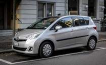 Diesen Toyota Verso S habe ich am 08.11.2014 in Zürich gesehen.