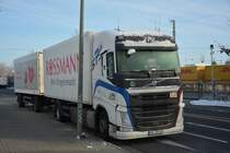 ABI-SP 147 (Volvo) steht am 27.12.2014 in Potsdam Wetzlarer Straße.
