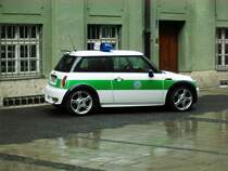 Mini Cooper der bayerischen Polizei. Gesehen im Juni 2007 in der M�nchner Innenstadt.