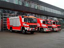 BF Frankfurt am Main Mercedes Benz Actros RW und dahinter die MB Axor RW Schiene 1 und 2 am 02.01.15 vor der Wache 1. Frisch gewaschen. Am Freitag ist immer Waschtag bei der Berufsfeuerwehr Frankfurt am Main. Frei zugänglich