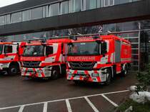 Die beiden Mercedes Benz Axor RW Schiene der Berufsfeuerwehr Frankfurt am Main am 02.01.15. Frei zugänglich