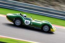 Nr.61 LISTER Chevrolet, 5300 ccm, Fahrer:GIBBON Mark &NEWALL Rob beide GB. Woodcote Trophy & Stirling Moss Trophy Supportrennen bei den SPA SIX HOURS  20.September 2014.
Mitgezogen und schräg in Szene gesetzt um Dynamik auszudrücken!
