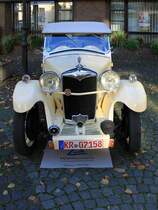 Ein Riley Nine Lynx 4 seat Tourer auf dem Rathausplatz in St. Tönis, 12.10.14