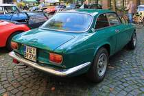 Alfa Romeo 1750 GTV auf dem Rathausplatz in St. Tönis, 12.10.14