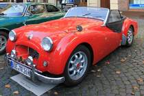 Triumph TR 2 auf dem Rathausplatz in St. Tönis, 12.10.14