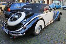 BMW 327 Cabrio auf dem Rathausplatz in St. Tönis, 12.10.14