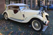 Ein Riley Nine Lynx 4 seat Tourer auf dem Rathausplatz in St. Tönis, 12.10.14