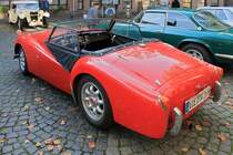 Triumph TR 2 auf dem Rathausplatz in St. Tönis, 12.10.14