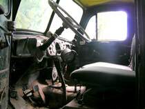 F�hrerhausinnenansicht: DEUTZ_N-JP484_Bj1965 vor dem Ziegel + Kalk Museum in Flintsbach
(94577 Winzer) 070616 