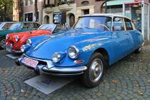 Citroen DS auf dem Rathausplatz in St. Tönis, 12.10.14