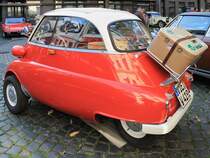 BMW Isetta auf dem Rathausplatz in St. Tönis, 12.10.14