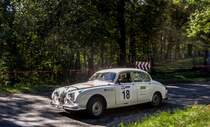Rallye fahren mit einem Jaguar Mark 2? So verrückt* können nur die Finnen sein! 48. Mecsek Rallye am 18.10.2014

*in der positiven Sinne