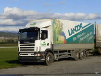 Scania 114L R380 mit Pritschenaufbau abgestellt in Messen am 04.01.2015