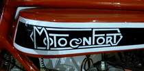 Motoconfort, Tankaufschrift an einem Oldtimer-Motorrad, die franzsische Motorradfirma bestand von 1923-86, die Modelle waren identisch mit denen von Motobecane, Jan.2015