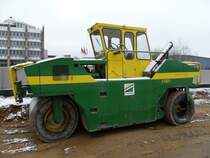 Albaret Gummiradwalze auf einer Baustelle auf dem Kirchberg (Lux.) am 23.11.2008