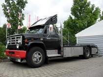 GMC 6000 abgestellt auf einem Parkplatz in Konz am 08.08.2010