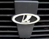 Lada, K�hleremblem an einem PKW des russischen Automobilherstellers, gegr�ndet 1968, Jan.2014