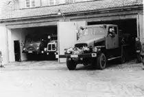 IFA Löschzug der FF Torgelow rückt nach einem Einsatz ins Gerätehaus ein.vr.TLF15/G5,LF16/S4000,LF8/LO1800.Foto 1960ziger Jahre 
