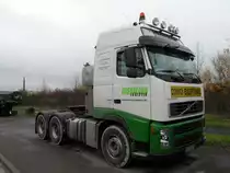 Volvo FH 520 stand am 16.11.2008 im Trierer Hafen