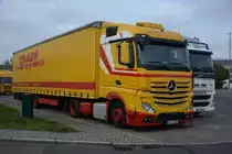 Am 09.11.2014 steht B-CL 5551 (Mercedes Benz Actros) auf dem Rastplatz an der Avus (A115).