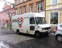 MB des Paketzustellers DPD unterwegs in 36088 Hünfeld im Januar 2015