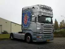 Scania R 620 am 30.10.2011 in einem Gewerbegebiet bei Kehlen (Lux.)