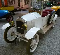 Peugeot Typ 161, Baujahr 1922, 4-Zyl.Motor mit 667ccm und 10PS, Vmax.60Km/h, Automobilmuseum M�lhausen, Nov.2013