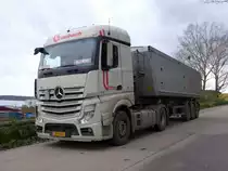 Mercedes-Benz Actros 1842 bei Perl am 27.10.2013