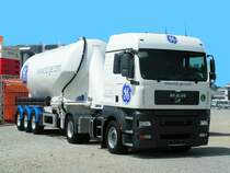 MAN mit Zementtransportauflieger; TransportLogistic M�nchen 070615