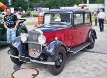 . Aus dem Archiv. Peugeot 301, aufgenommen bei einer Pause während einer Luxemburgrundfahrt im Juni 2006.