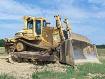 Caterpillar D9N am 30.07.2006 in der Nähe von Leudelange (Lux.)