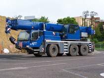 Liebherr LTM 1055.1 wurde beim Neubau des Terminals am Flughafen Luxembourg eingesetzt (21.05.2006)