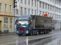IVECO Sattelschlepper unterwegs in Nidau am 30.01.2015