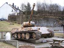 Panzerkampfwagen V Panther Ausf. G als Denkmal in Houffalize (B) am 26.02.2006