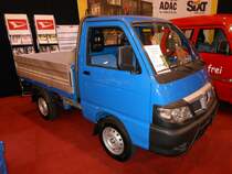 Piaggio Porter auf einer Automesse in Trier am 14.01.2012